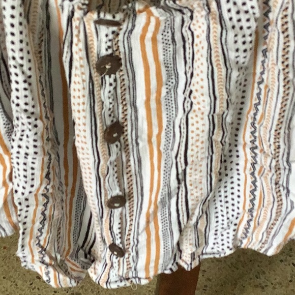 Off the shoulder shirt - Picture 2 of 4